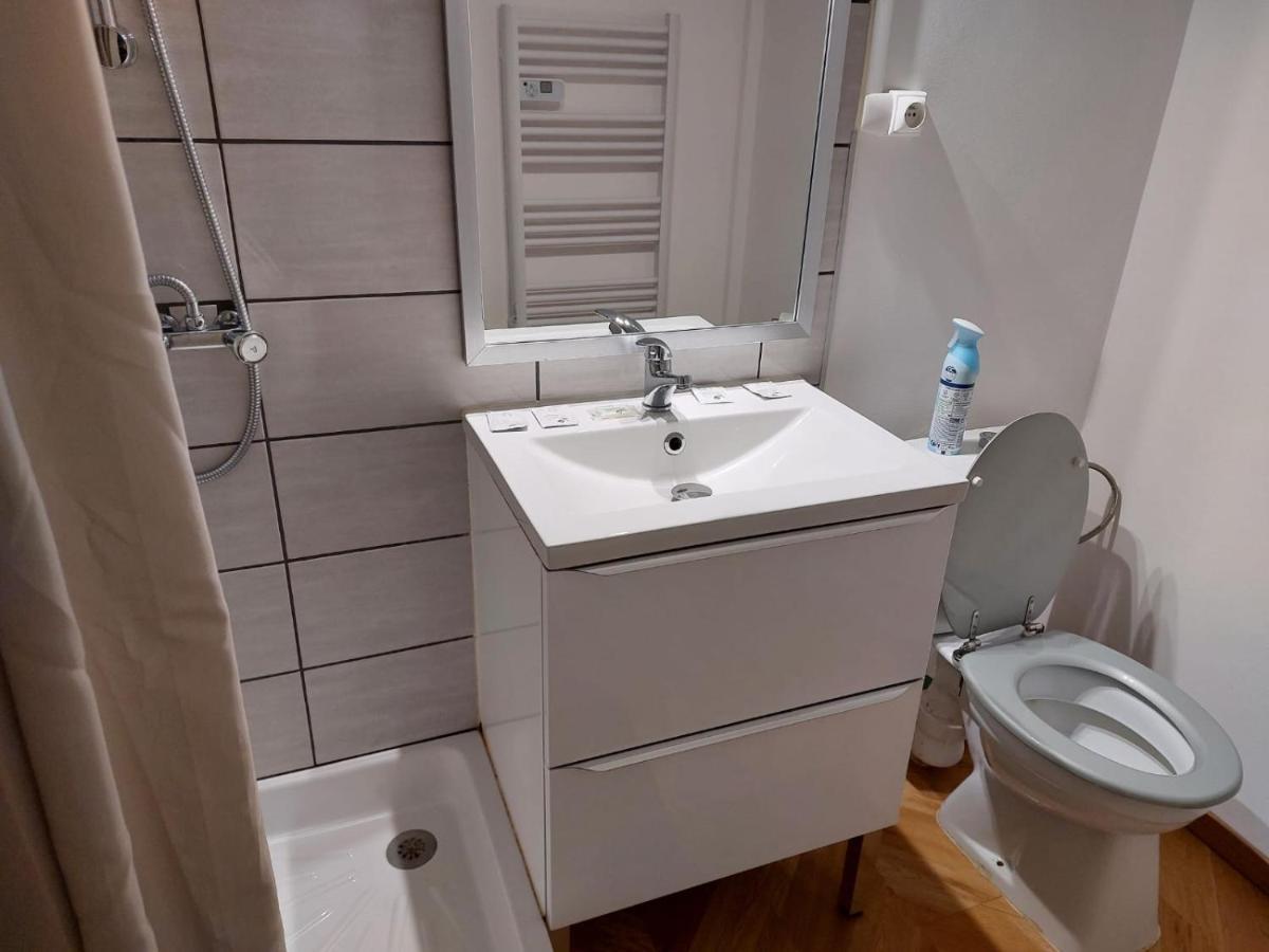 Suite 3 Pieces Chambre+Cuisine+Sdb Centre Ville Privas Exteriör bild